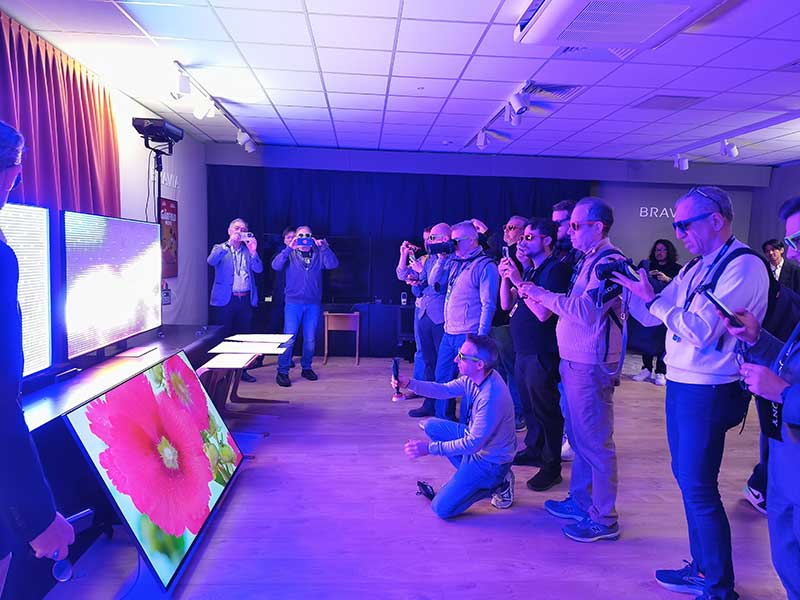 partecipanti alla demo della retroilluminazione