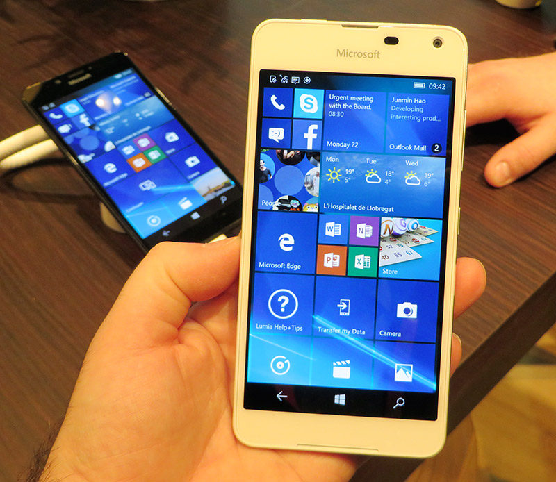Microsoft Lumia 650.