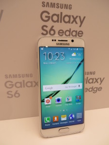 Ecco uno dei dispositivi più attesi, il Galaxy S6 edge