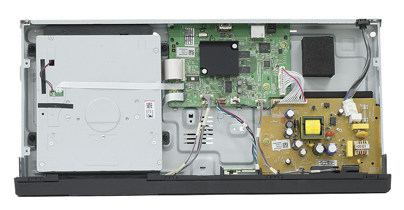 Uno sguardo all’interno  mostra una costruzione ordinata e una filatura ridotta.