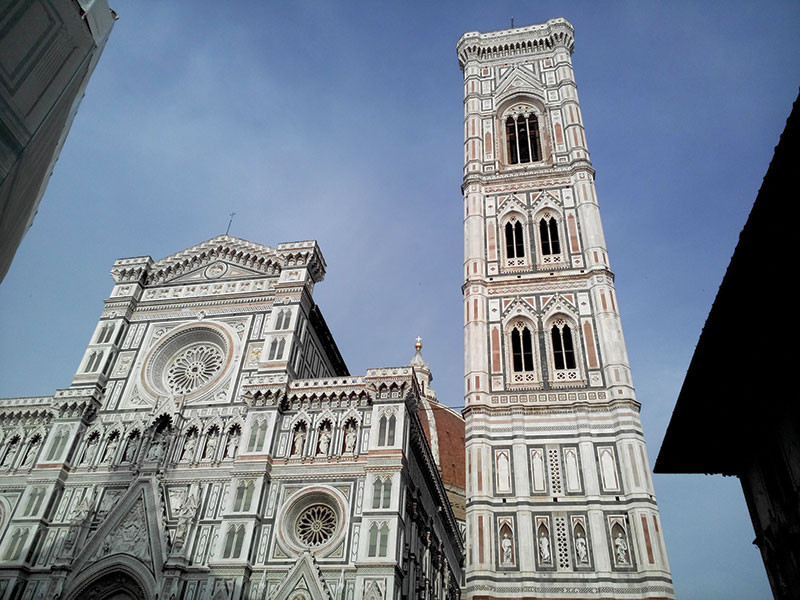 Un esempio di scatto (parte della facciata del Duomo di Firenze) realizzato in condizioni di illuminazione discreta: la qualità è sufficiente, a parte una dominante fredda del colore.