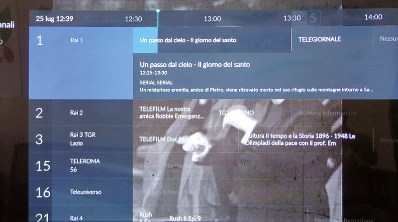 La guida elettronica ai programmi TV (EPG) è chiara e facile da utilizzare.