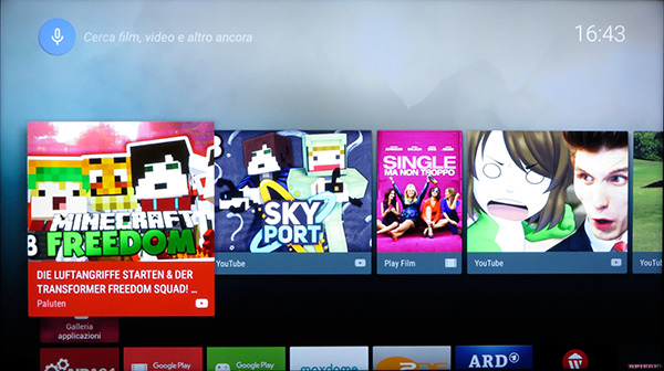 Il tasto Home del telecomando avvia la Smart TV.