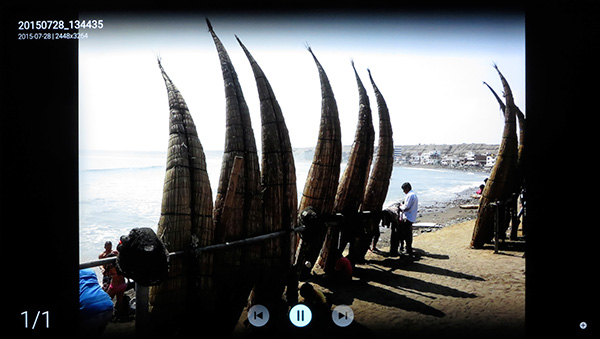 L'app Philips Remote permette di inviare i contenuti presenti nello smartphone al TV.