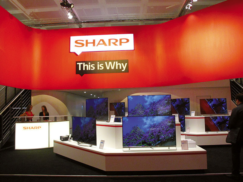 Lo spazio espositivo della Sharp era insolitamente ridott, ben al di sotto delle attese e dei meriti della casa.